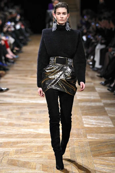 Look 29